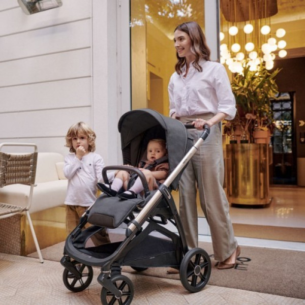 Inglesina прогулянкова коляска ELECTA + дощовик і чохол на ноги