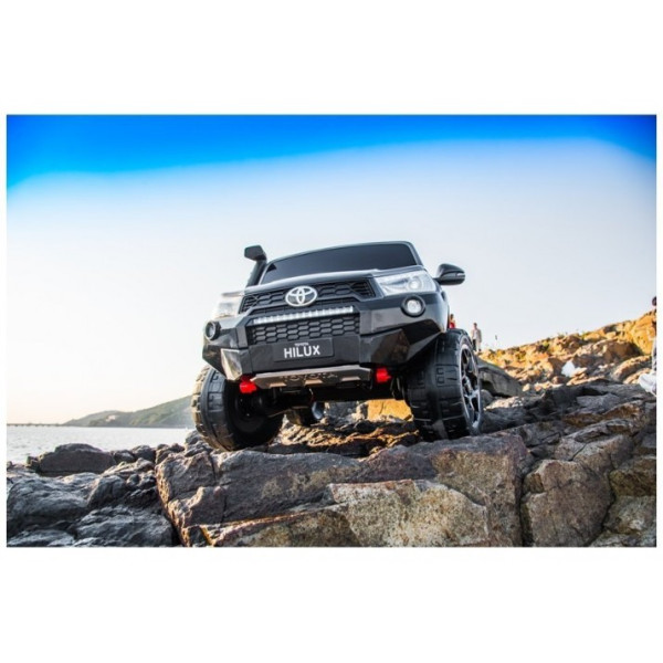 Дитячий електромобіль LEANToys Toyota Hilux Лакований